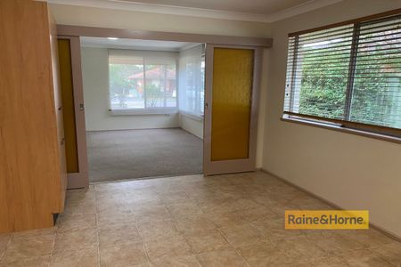 Neat & Tidy 2 Bedroom Home - Photo 5