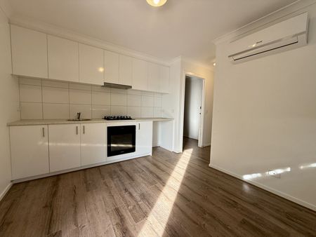 Three Bedroom House + Studio - Photo 4