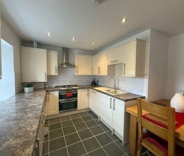 2 bedroom semi-detached house to rent - Photo 6