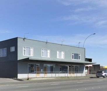 Spacious studio unit! - Photo 1