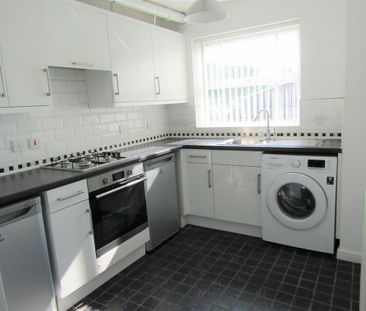 2 bedroom flat to rent - Photo 3