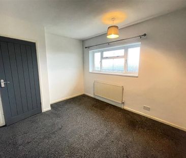 4 bedroom semi-detached house to rent - Photo 3