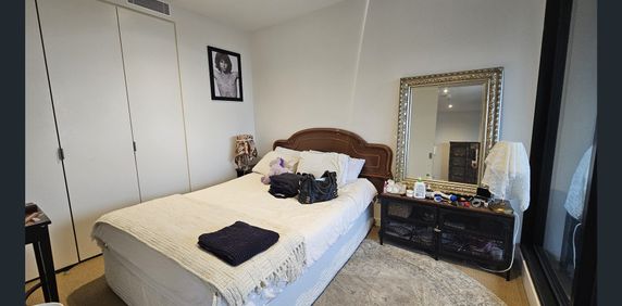 HIGH FLOOR, BRIGHT , SPACIOUS - Photo 2