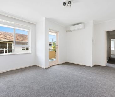 Elevated, New Paint, Carpet and Blinds! - Photo 1