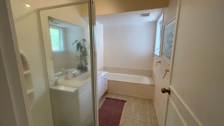 Fully Furnished 4-Bedroom Family Home in Macleans College Zone - Photo 5