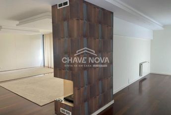 Apartamento T5 em Porto