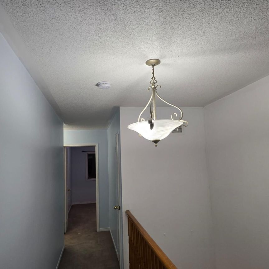 For Lease - 104 Sunfield Road Unit# Main, Toronto, Ontario - Photo 1