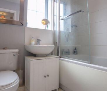 4 bedroom detached house to rent - Photo 6