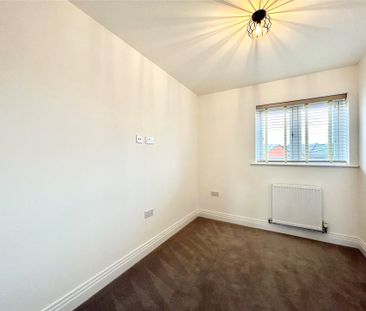 3 bedroom House in Collins Walk, Crowthorne - Photo 6