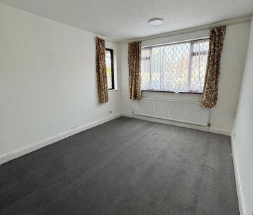 3 bedroom semi-detached bungalow to rent - Photo 5