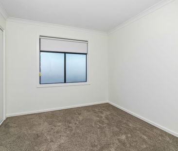 **RECEIVE ONE MONTH FREE RENT, ASK US HOW! Modern 4-Bedroom Townhom... - Photo 4