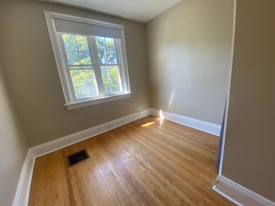 For Lease - 33 Lorindale Avenue Unit# #2 (UPPER), Toronto, Ontario - Photo 1