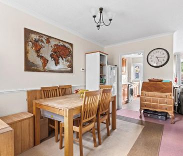 3 bedroom end of terrace house to rent - Photo 2
