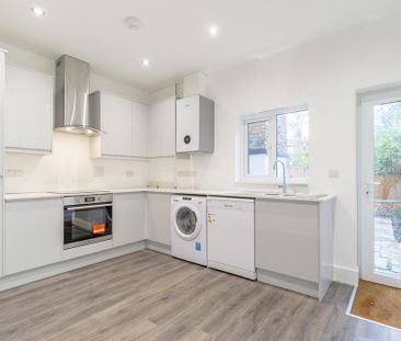 2 bedroom semi-detached house to rent - Photo 3