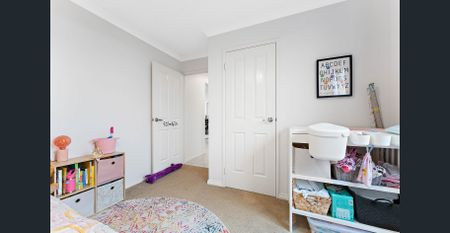 Modern 3 x 2 Family Home in Great Location - Photo 4