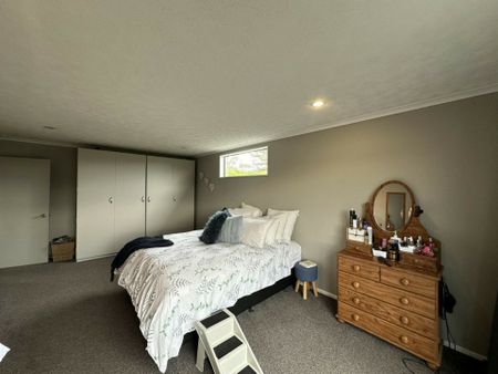 A spacious Brighton home! - Photo 4