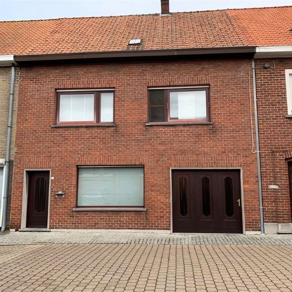 🏡 TE HUUR: Ruime woning met 4 slaapkamers in het centrum van Wingene! - Photo 1