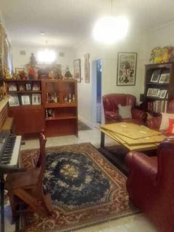 Bentleigh East - Photo 2