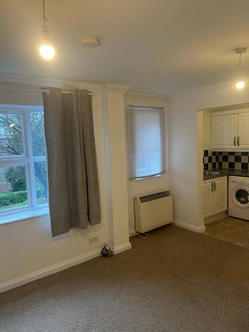 Studio to rent - Photo 2