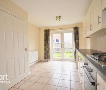 3 bedroom semi-detached house to rent - Photo 4