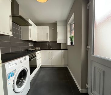 17 Ebor Street, Belfast, BT12 6NL - Photo 3