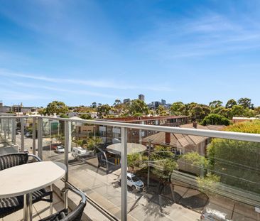 Modern one bedroom apartment in the heart of St Kilda - Photo 4