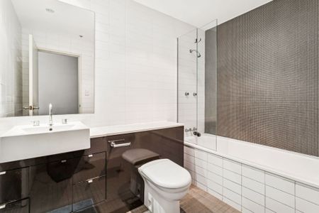 Spacious Three Bedroom Apartment with Modern Style and Stunning Balcony! - Photo 4