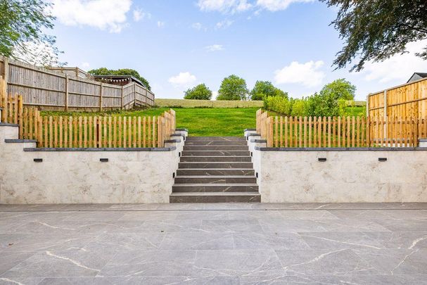 5 bedroom detached house to rent - Photo 1