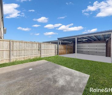 Spacious & Stylish Family Sanctuary in front of Park - Photo 5