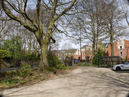 2 Bed Flat, North Hill Road, LS6 - Photo 1