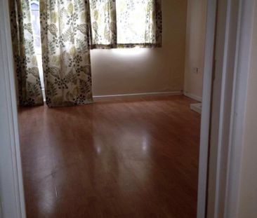 4 bedroom end of terrace house to rent - Photo 5