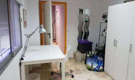 Calle Porvenir, Sevilla, Andalusia 41013 - Photo 2