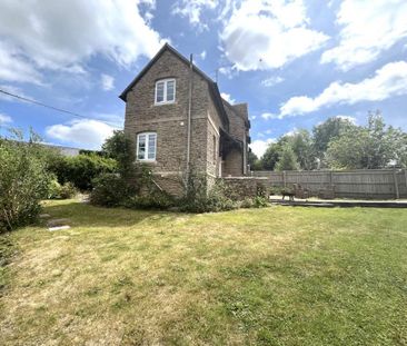 3 bedroom semi-detached house to rent - Photo 2