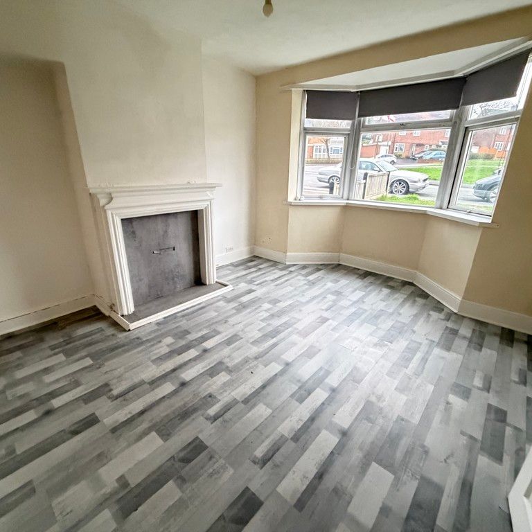 Roberts Road, Wednesbury, Sandwell - Photo 1