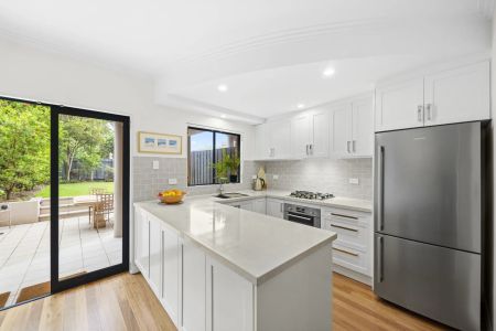 Sunblessed 'terrace style' townhome, deep gardens - Photo 5