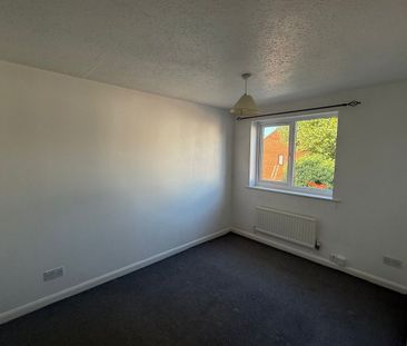 Salisbury Street - Photo 1