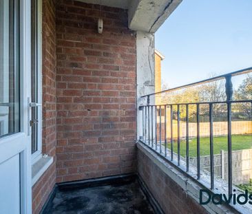 3 bedroom flat to rent - Photo 4