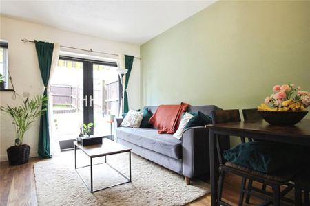 2 bedroom terraced house to rent - Photo 2