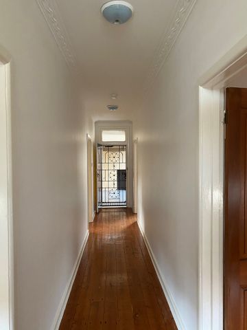 WALKING DISTANCE TO CHAPEL STREET!! - Photo 2