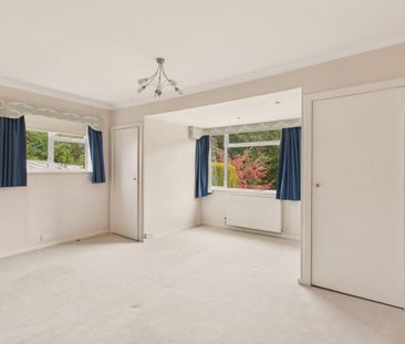 5 bedroom detached house to rent - Photo 2