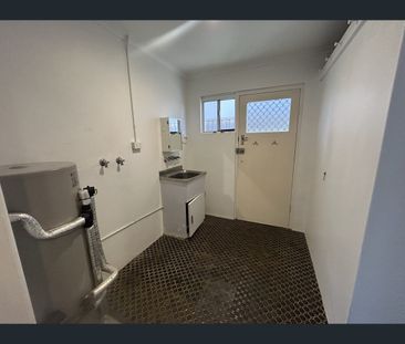 Unit 1/26 Killowill Ave, Paradise Point, Qld 4216 - Photo 6