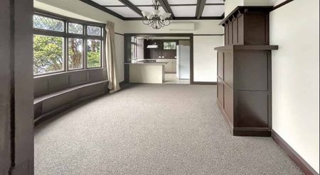 FOUR BEDROOM CHARACTER HOME WITH SENSATIONAL VIEWS: - Photo 3