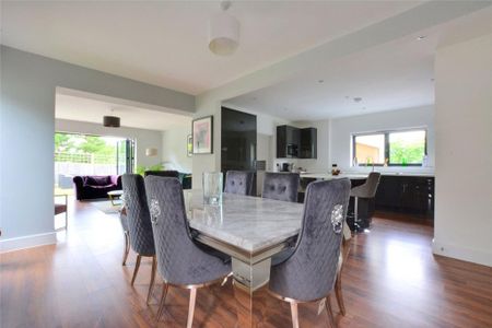 4 bedroom detached house to rent - Photo 4