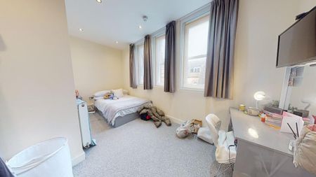 4 bedroom flat to rent - Photo 4