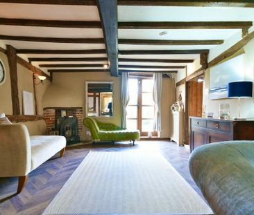 3 bedroom character property to rent - Photo 4