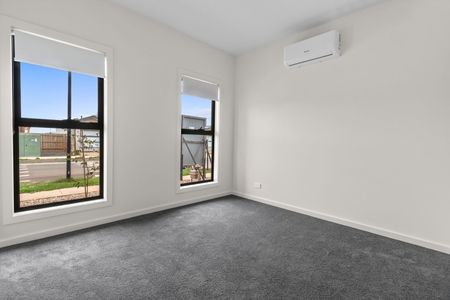 Light-Filled Home in Thornhill Park - Photo 5