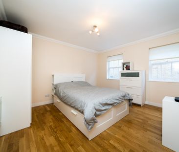 Two bedroom flat-share close to Shoreditch High Street Station - Photo 4