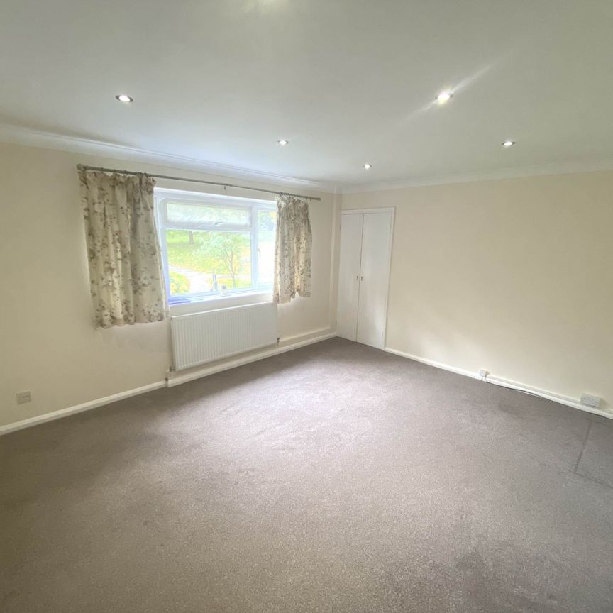 Price £1,525 pcm - Available Now - Unfurnished - Photo 1