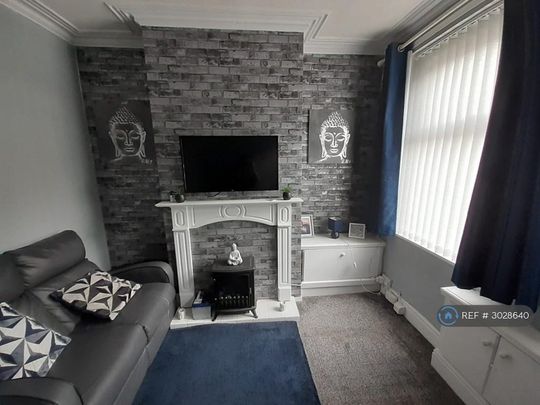 2 bedroom terraced house to rent - Photo 1