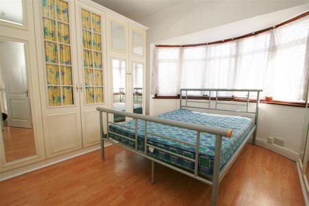 3 bedroom end of terrace house to rent - Photo 4